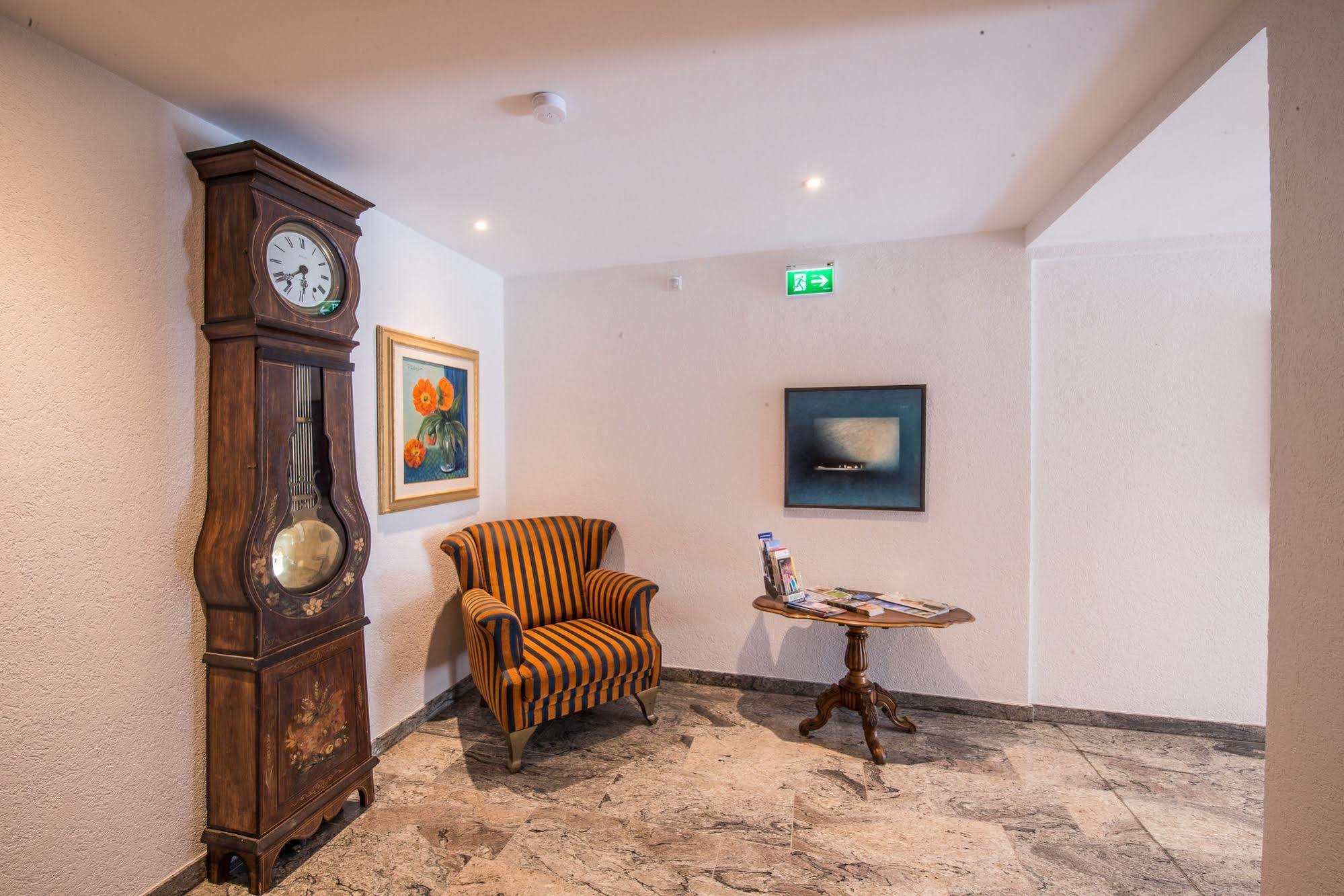 Hotel Am Yachthafen 3*